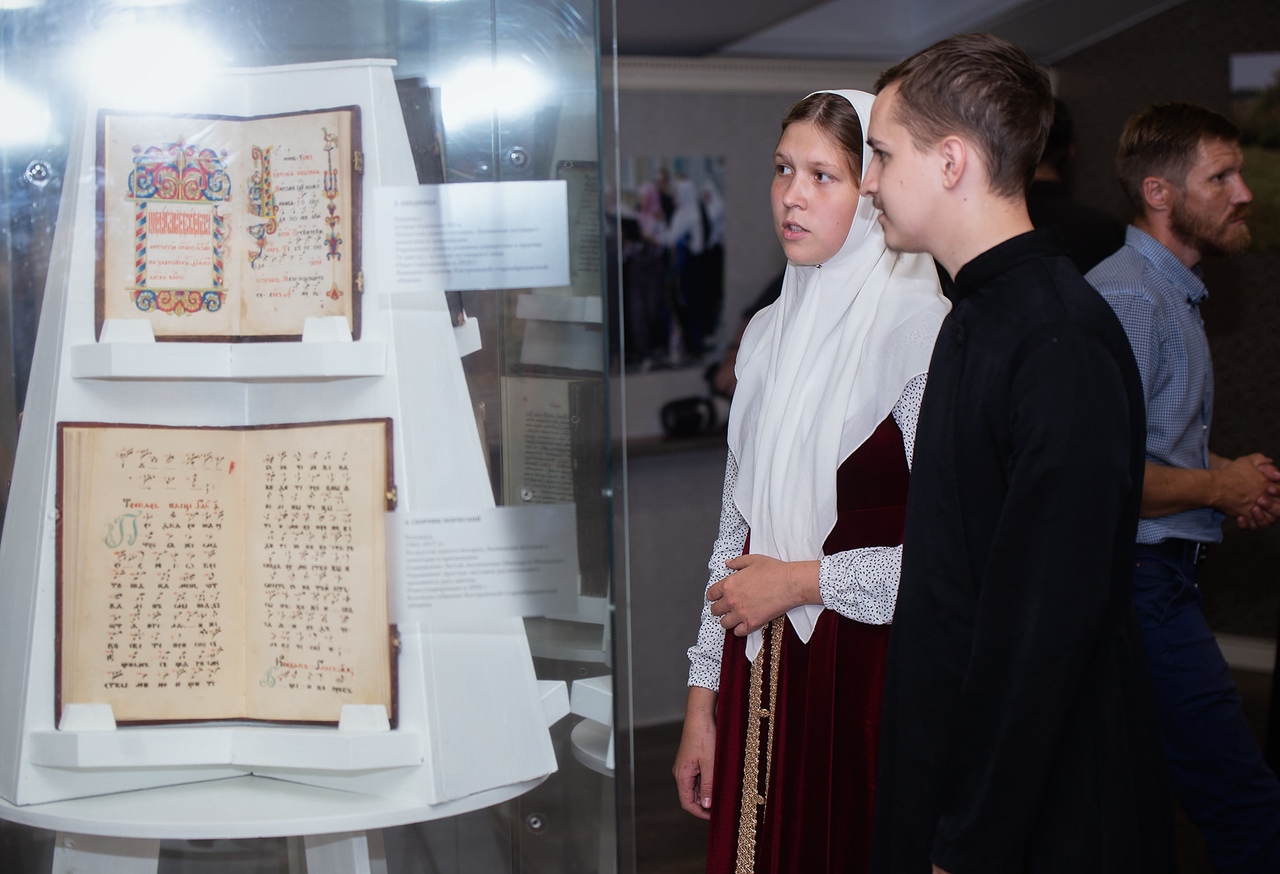 В Вятском открылась выставка старообрядческих рукописных и печатных книг и икон конца XVI-начала XX века